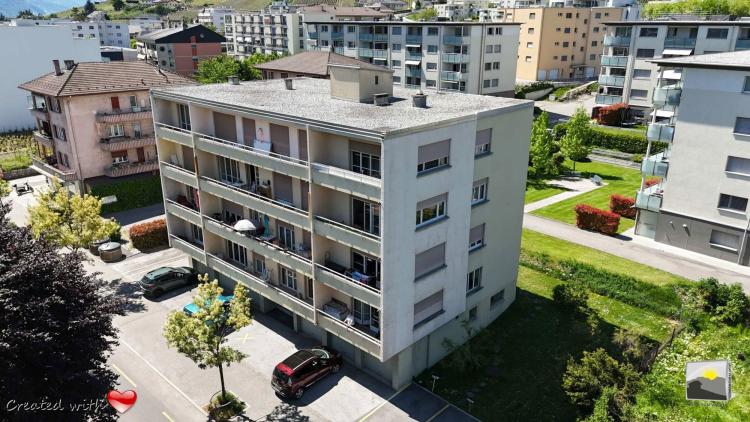 zJEEc_lookmove_231897886_7.jpg