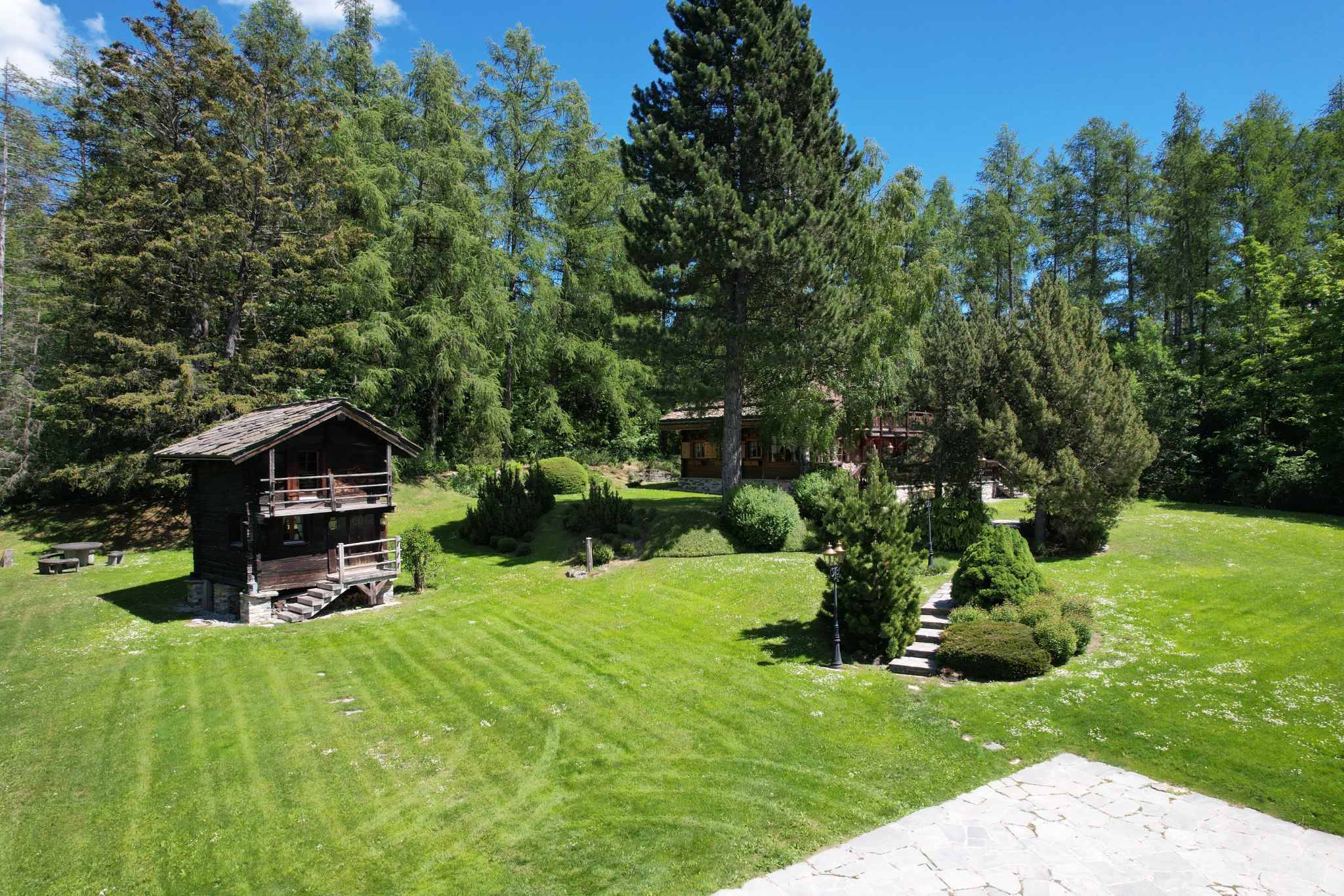Splendide chalet avec son mazot sur une magnifique parcelle