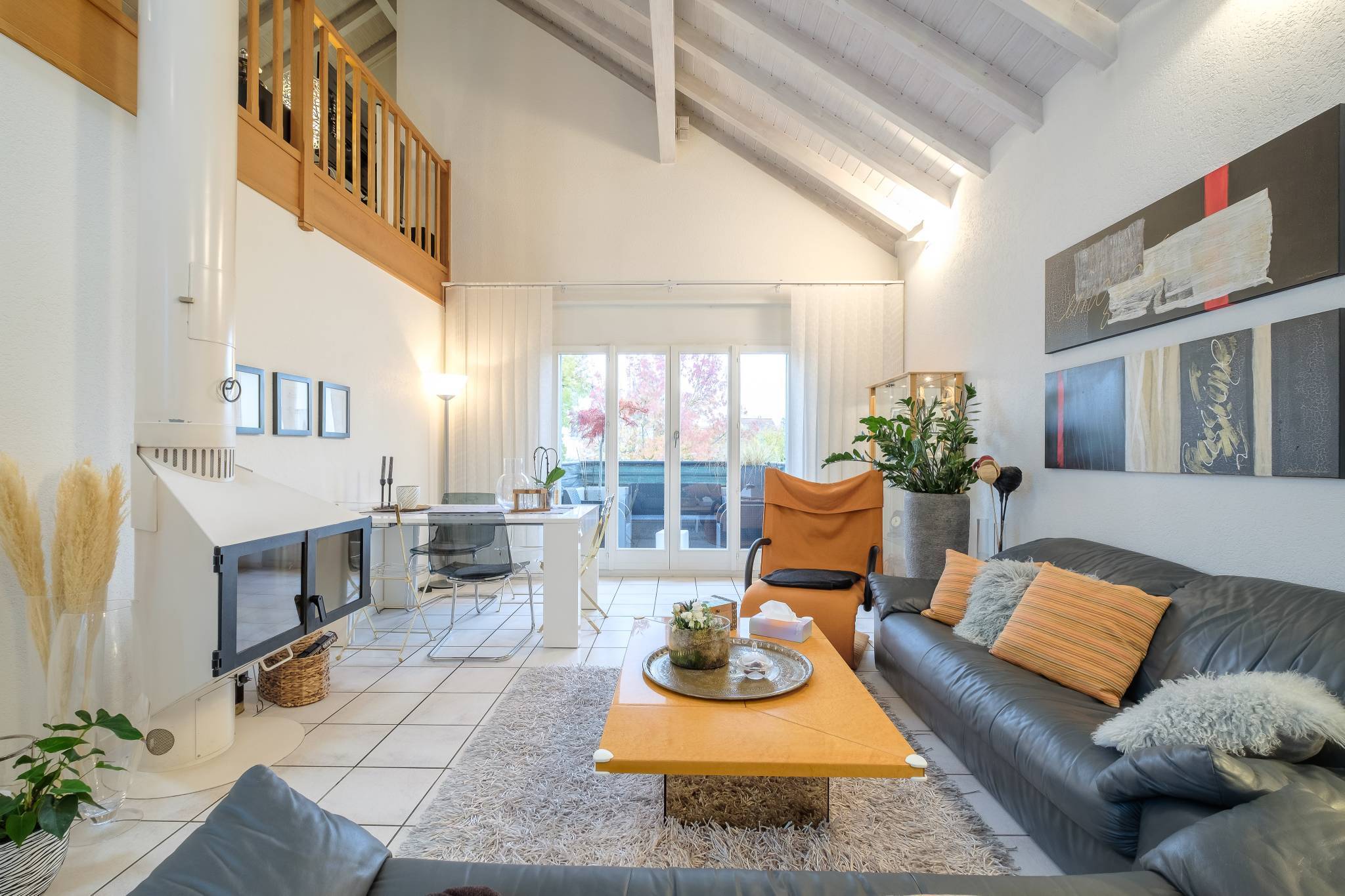 Spacieux duplex en attique de 235 m² entièrement rénové
