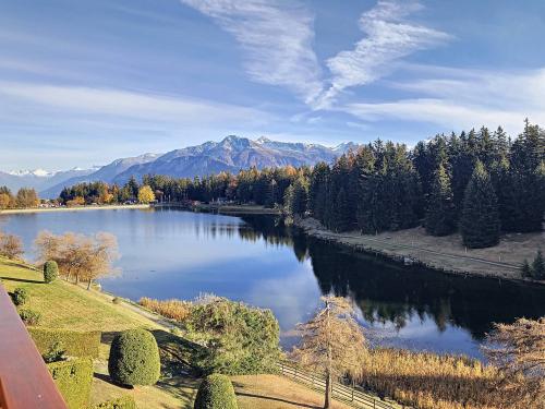 Superbe 3 pièces face au lac de la Moubra + chambre de service