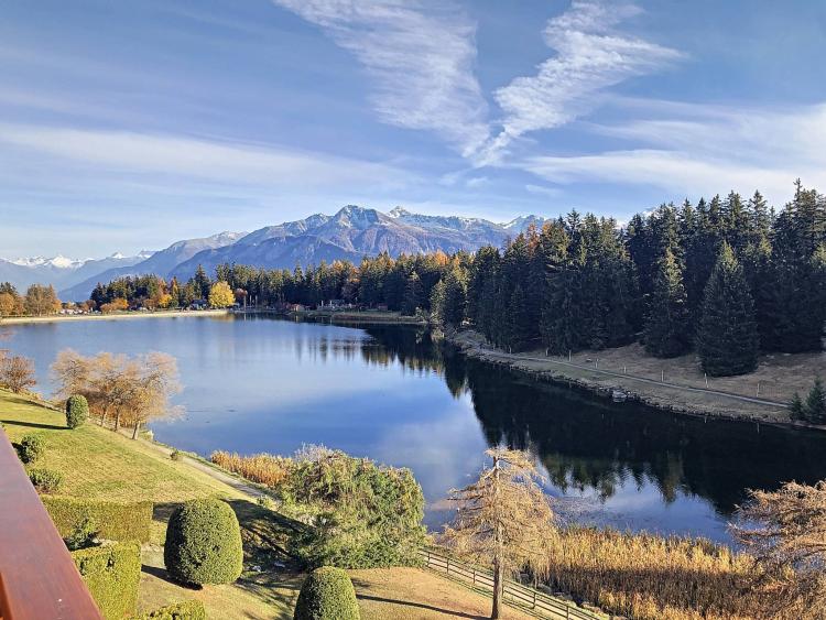 Superbe 3 pièces face au lac de la Moubra + chambre de service