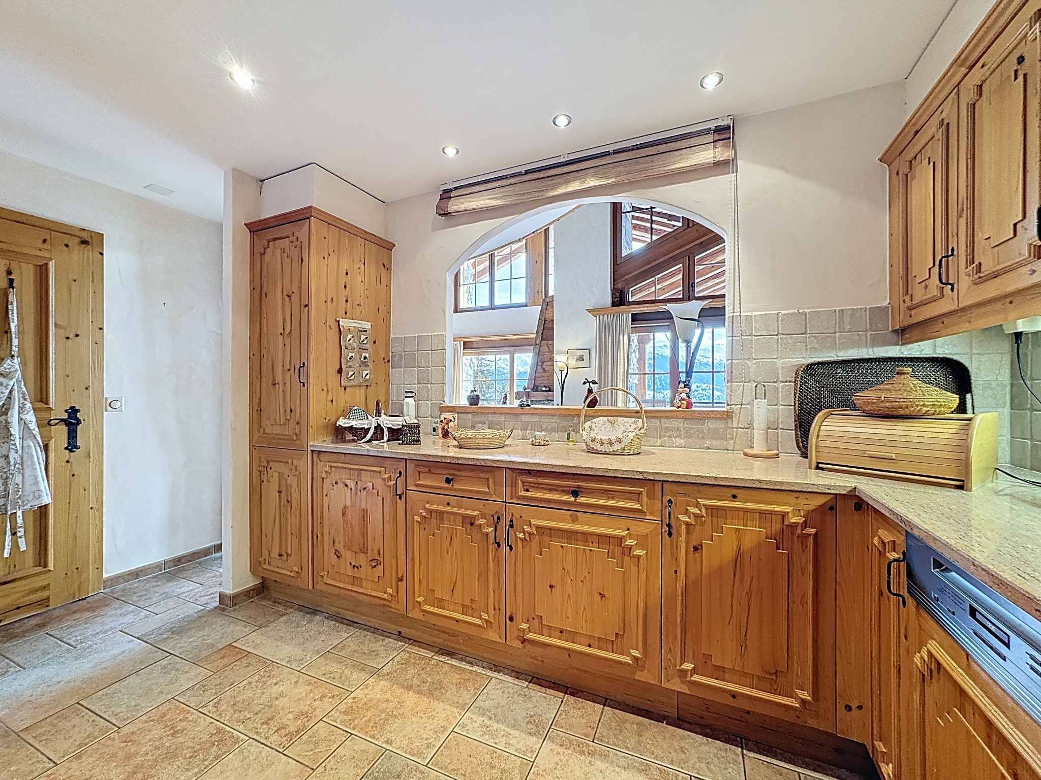 MAGNIFIQUE DUPLEX/ATTIQUE DE 6.5 PIÈCES AU CENTRE AVEC TRÈS BELLE VUE